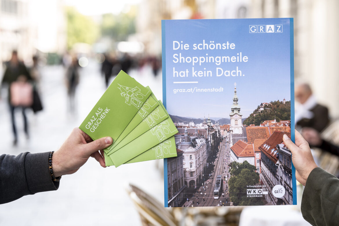 Vertreter:innen von Stadt Graz, Wirtschaftskammer und Echt Graz beim Start der Innenstadtkampagne