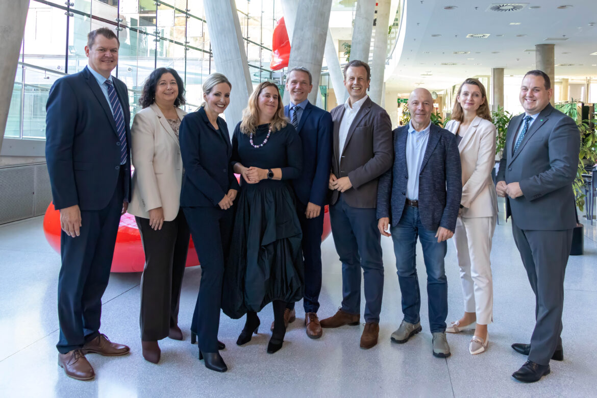 Gruppenfoto zur Vorstellung der neuen Leitungen von Apotheke und Pathologie am LKH Graz II
